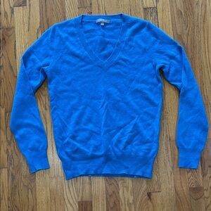 Neiman Marcus Cashmere Collection Blue V-Neck Sweater M